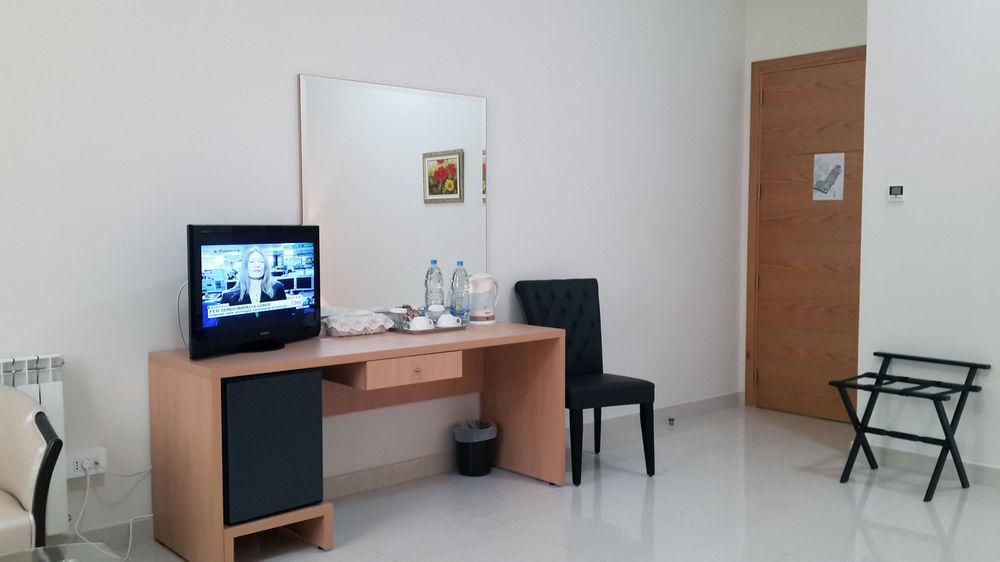 Liqaa Hotel Beirut Exterior photo
