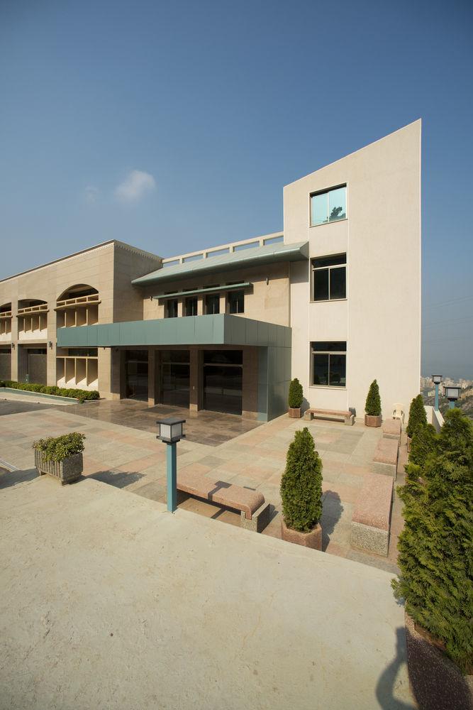 Liqaa Hotel Beirut Exterior photo
