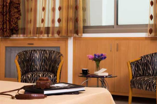 Liqaa Hotel Beirut Exterior photo